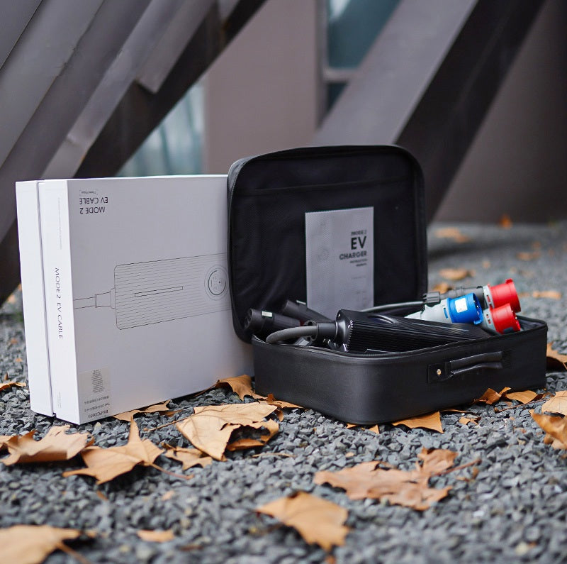 Borne de Recharge Mobile Universelle PCD050 (22kW) – Kit 6 Adaptateurs Inclus