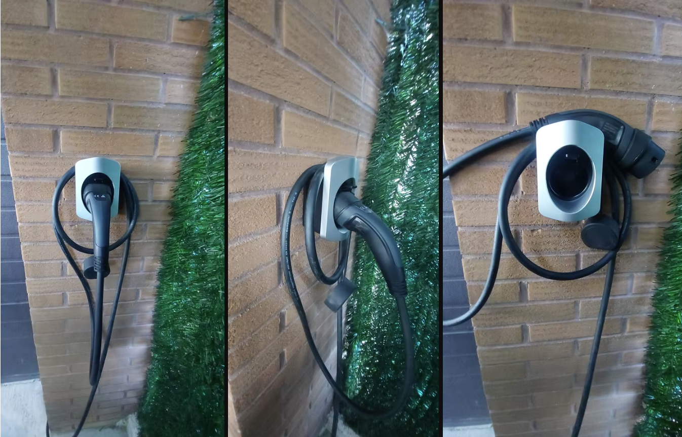 Crochet en plastique robuste, spécialement conçu pour organiser et ranger les câbles de recharge de type 2. Le design incurvé et compact permet de maintenir les câbles en place de manière pratique et sécurisée. Idéal pour une installation murale dans un garage ou un espace de recharge.