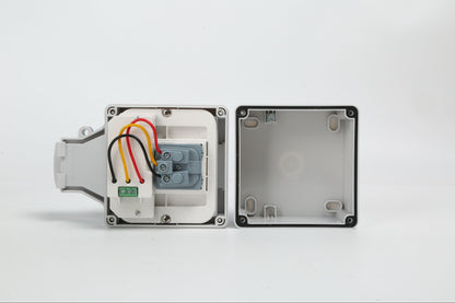 Prise Renforcée  16A IP66 Voiture électrique avec Arrêt Automatique et Indicateur LED Intégré