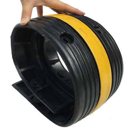 Rampe de protection cable de recharge
