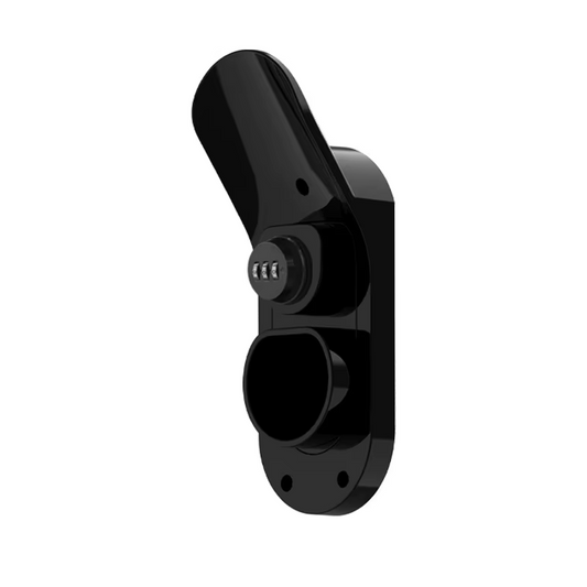 Cadenas noir à combinaison à trois chiffres, fixé sur un support mural en plastique noir.